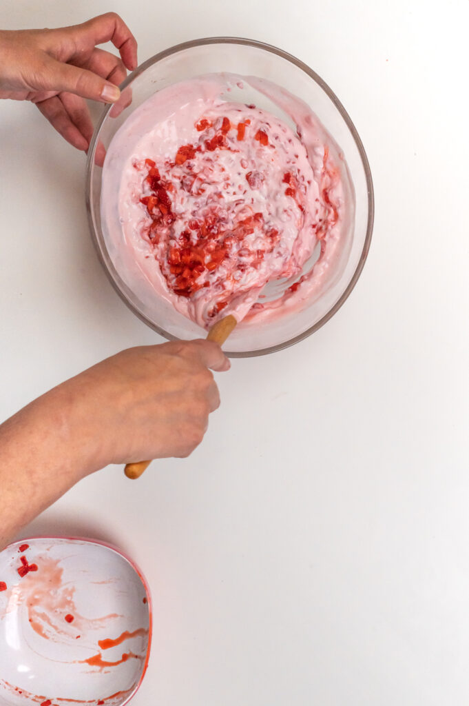 Erdbeerquark mit frischen Erdbeeren