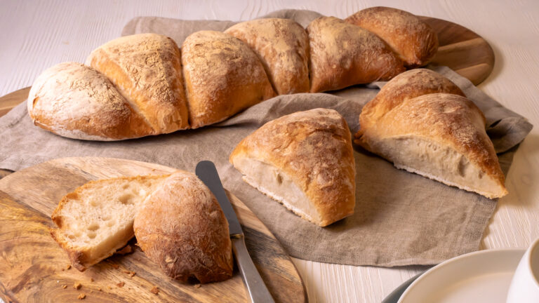 Rezept für Dinkel-Ecken Brötchen mit Dinkelmehl
