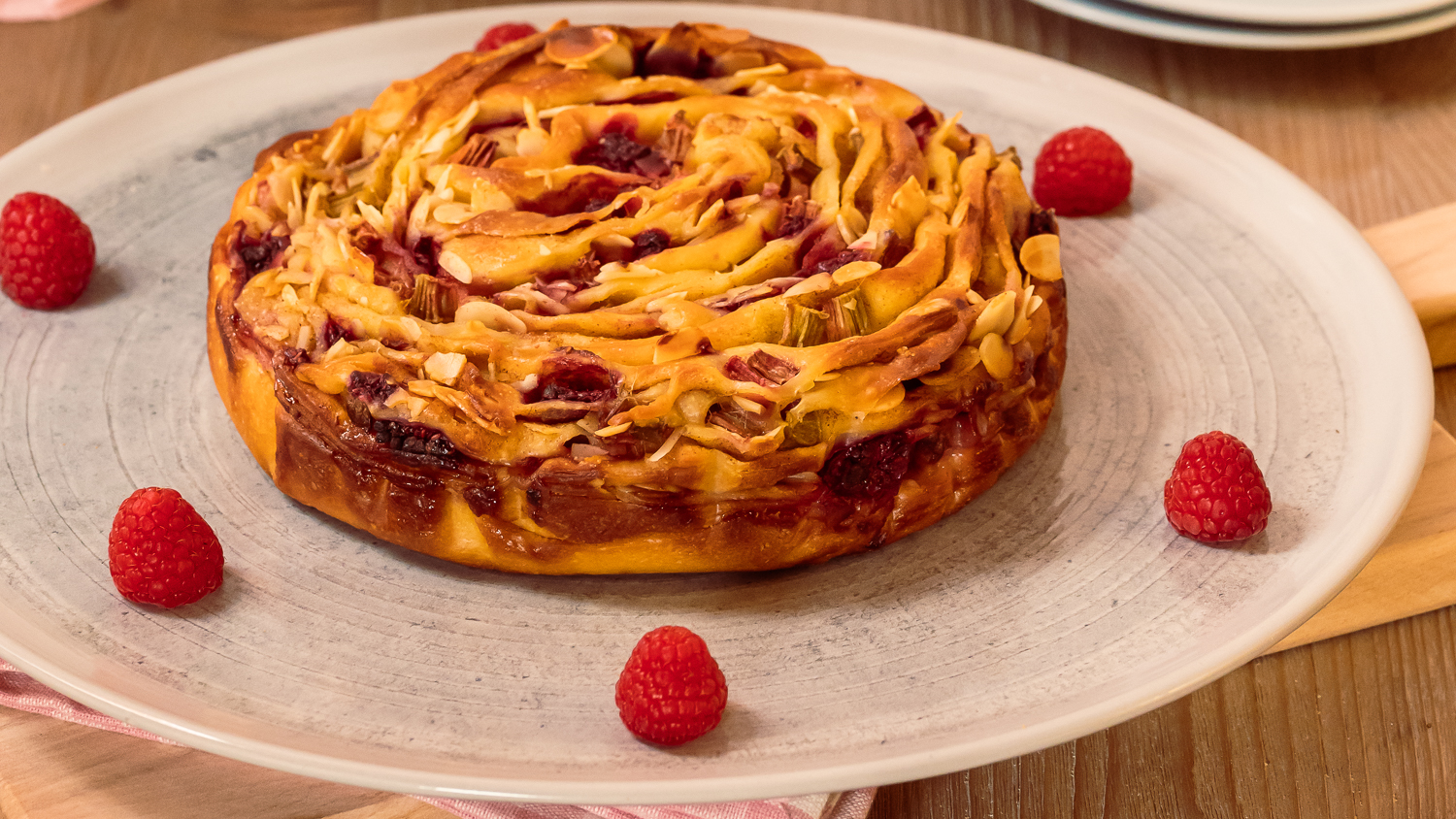 Weizenfreier Rhabarber-Himbeer-Kuchen | andersbacken.de