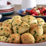 Rezept für Kräuterbrötchen aus Dinkelmehl