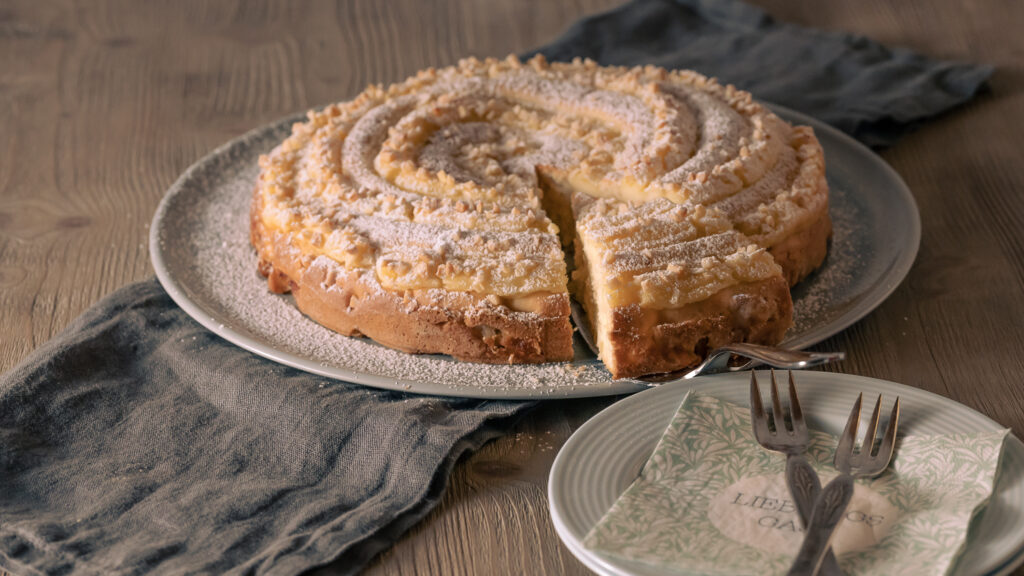 Arabischer Apfelkuchen Rezept mit Rührteig.