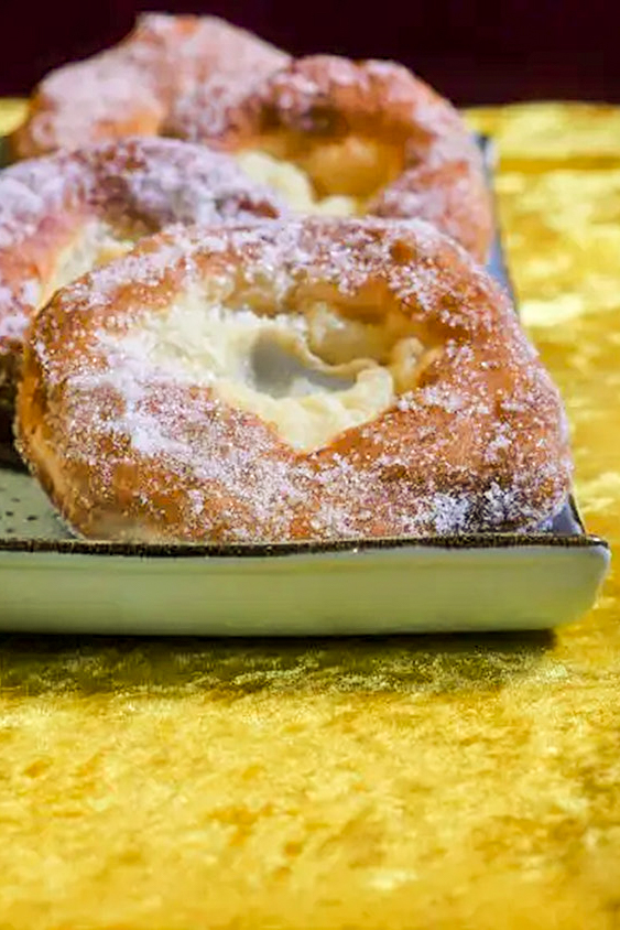 Rezept für Auszogene Bauernkrapfen backen