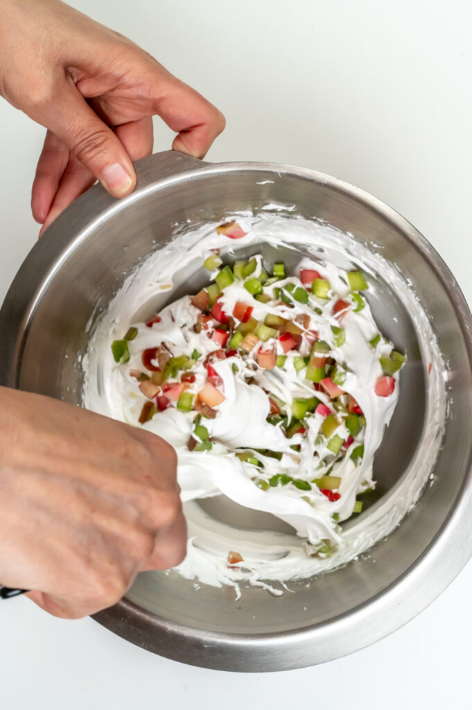 Baiser Herstellung mit Rhabarber