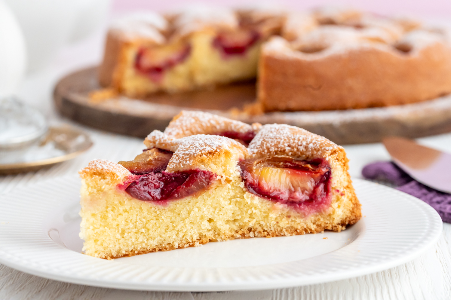 Ein versunkener Zwetschgenkuchen, wie von meiner Oma, nur mit Dinkelmehl gebacken, das gibt es nur auf Andersbacken.de